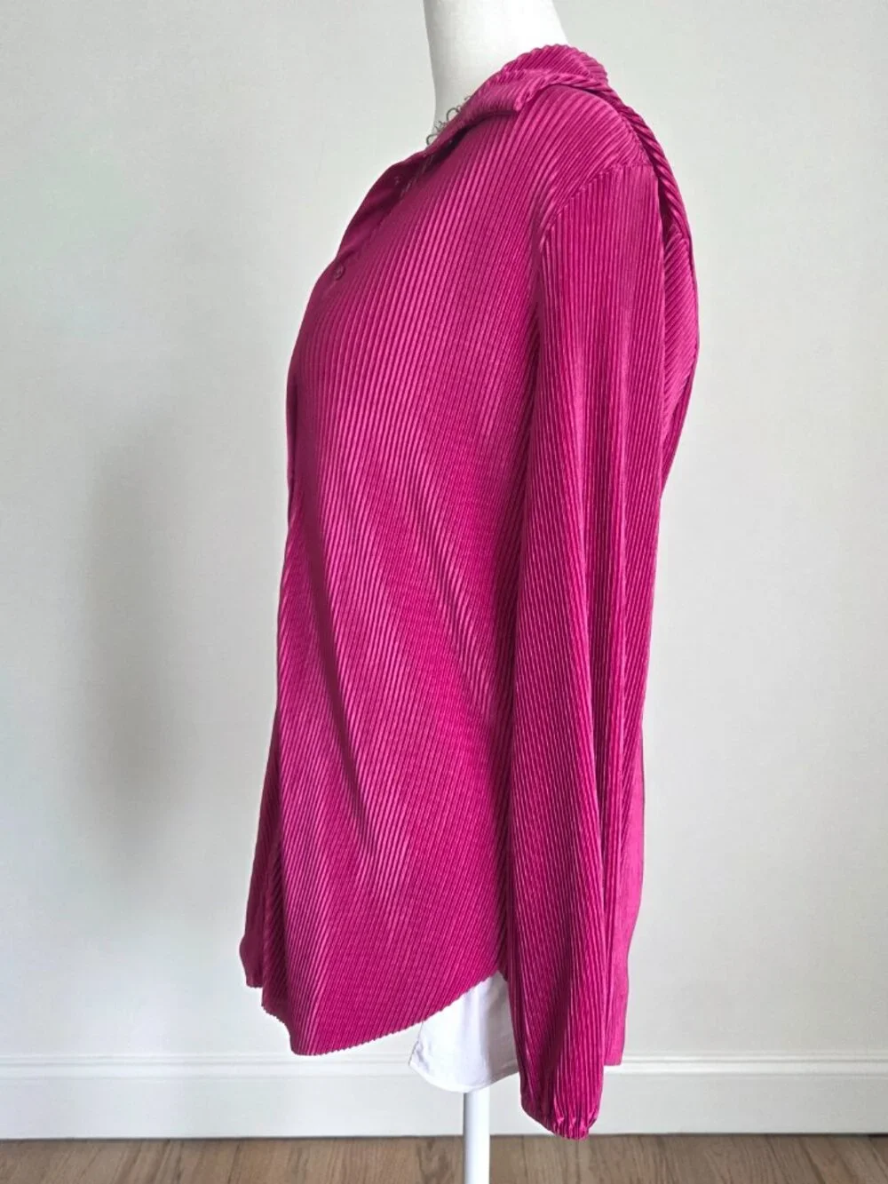 Magenta Pleated Plisse Blouse Medium Pink Satin Collared Button Down Luxury Boho - Picture 5 of 11